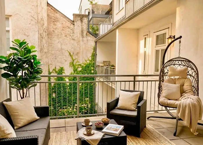 Διαμέρισμα Spacious With Balcony & Free Parking Βιέννη