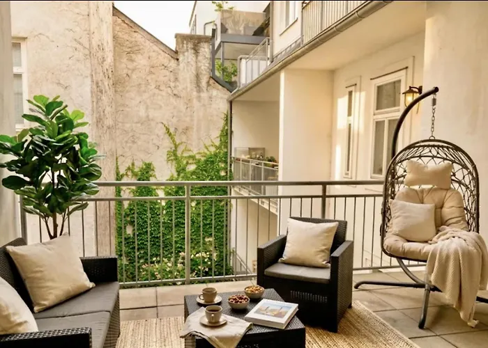Διαμέρισμα Spacious With Balcony & Free Parking Βιέννη