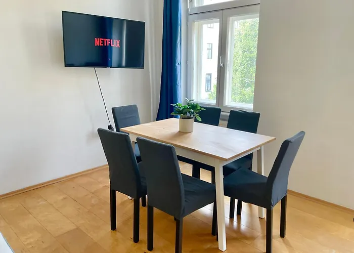 Spacious With Balcony & Free Parking Βιέννη