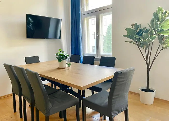 Spacious With Balcony & Free Parking Διαμέρισμα Βιέννη