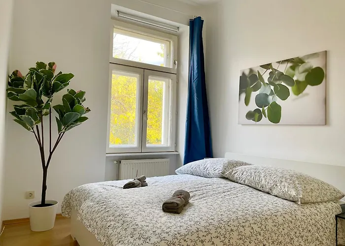 Spacious With Balcony & Free Parking