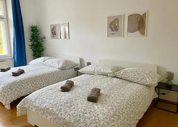 Διαμέρισμα Spacious With Balcony & Free Parking